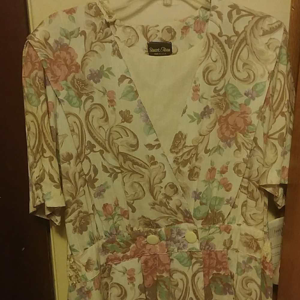 Dress - Picture 2 of 2